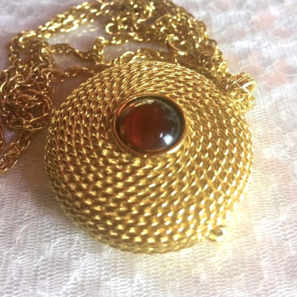 VINTAGE BEELINE Locket w PERFUME Necklace